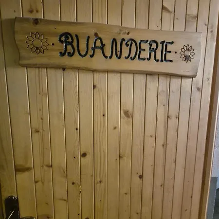 Spacieux Au Centre De La Station Apartment